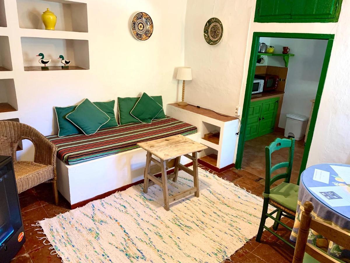 Гостевой дом Casa Anita - La Almona Chica Эль-Чорро Экстерьер фото