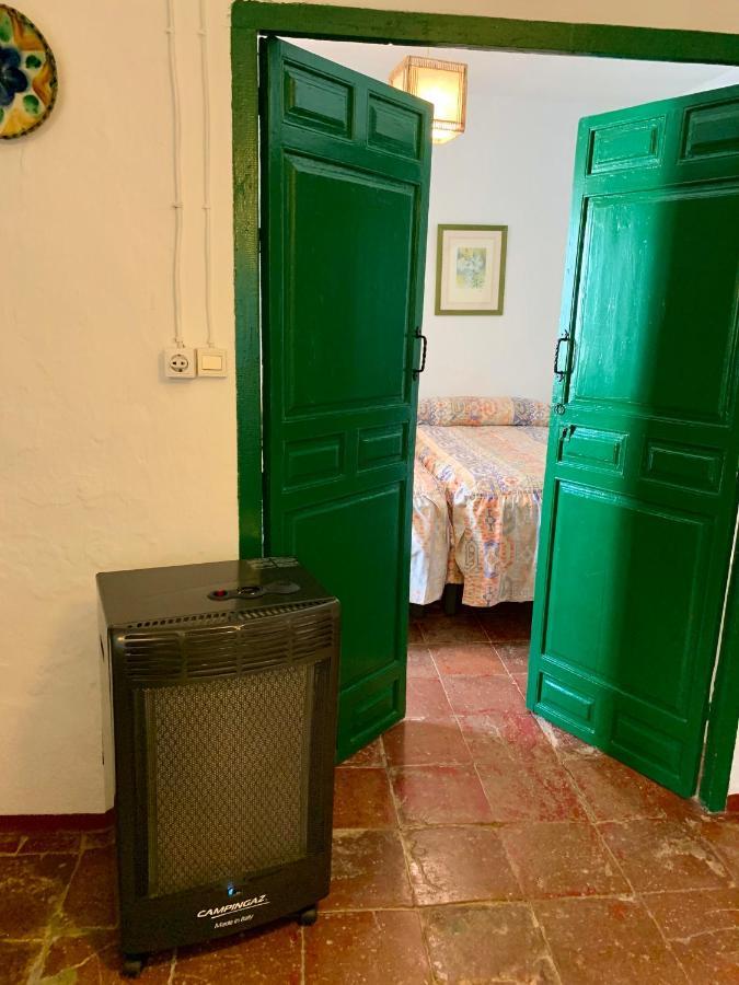 Гостевой дом Casa Anita - La Almona Chica Эль-Чорро Экстерьер фото
